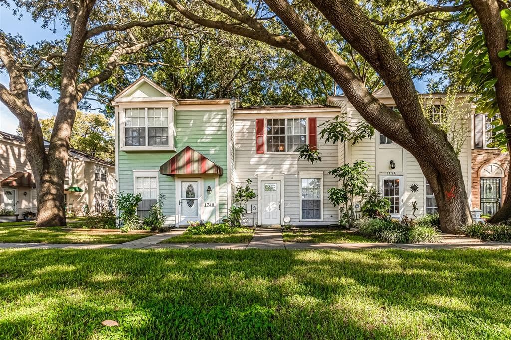 1738 MILL RUN CIRCLE TAMPA, FL 33613