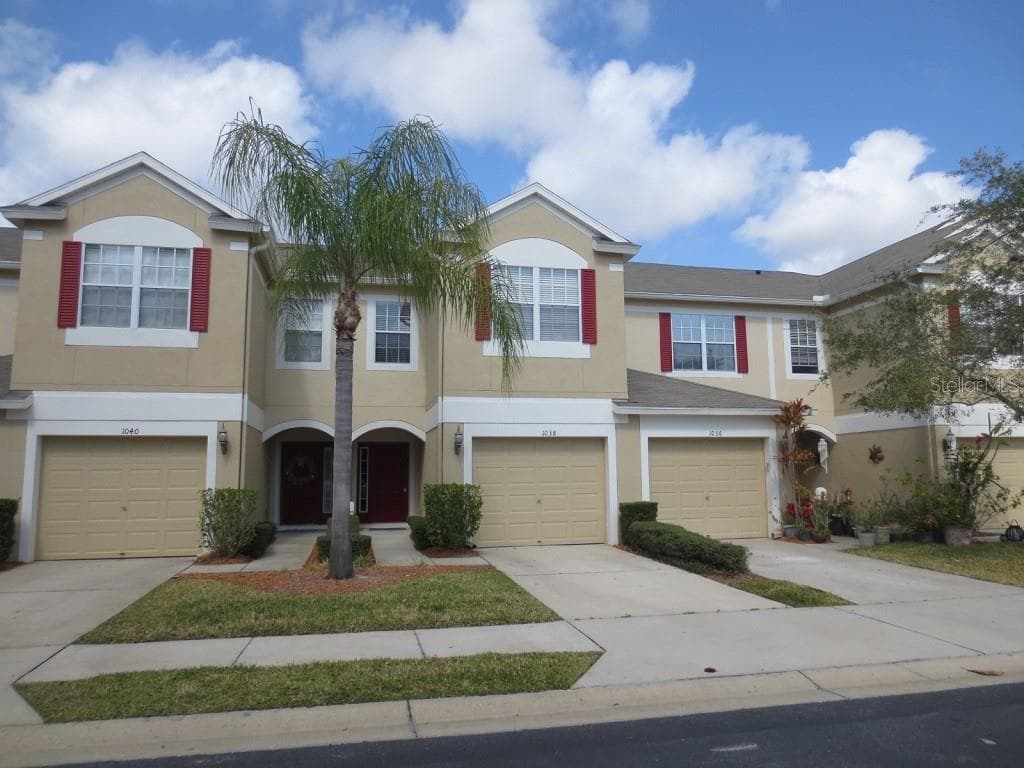 1038 VISTA CAY COURT BRANDON, FL 33511