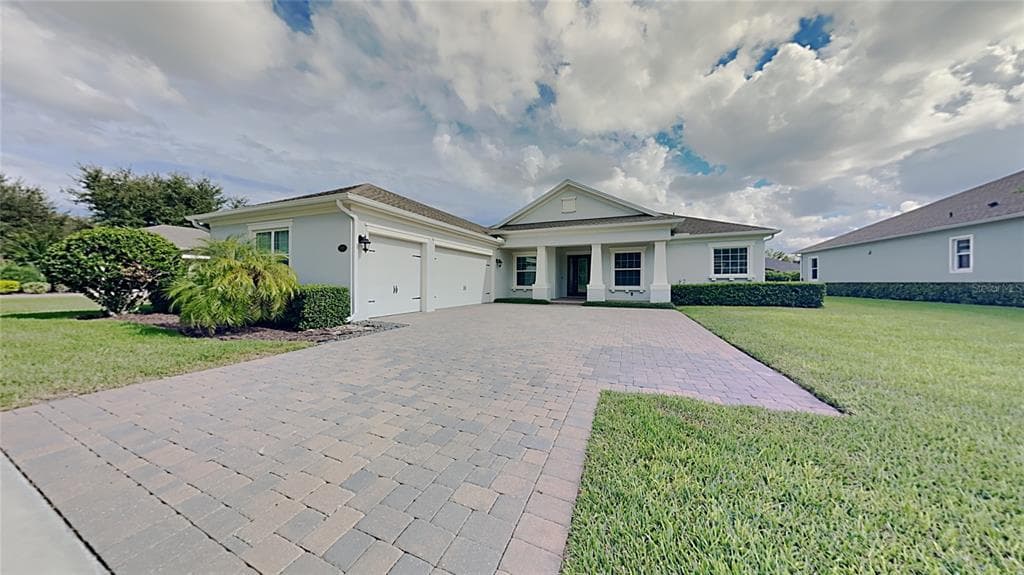 702 VICTORIA HILLS DRIVE DELAND, FL 32724