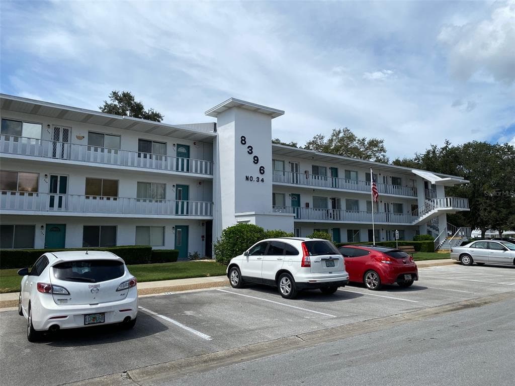 8396 111TH STREET UNIT 101 SEMINOLE, FL 33772