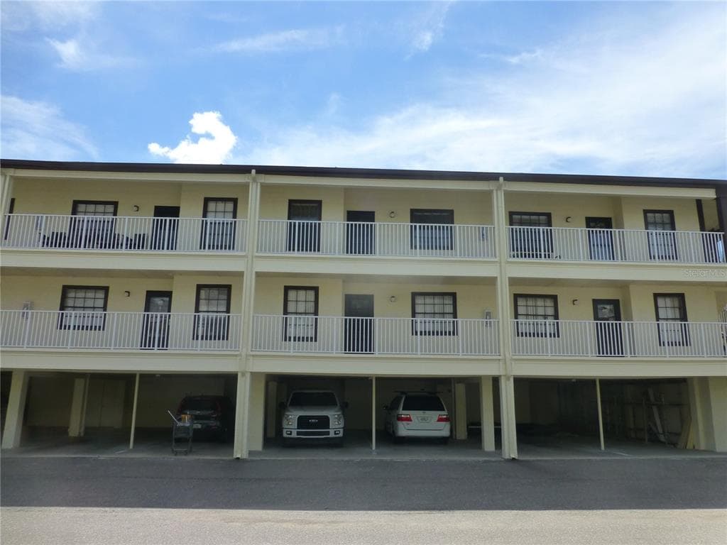 340 CAUSEWAY BOULEVARD UNIT 202 DUNEDIN, FL 34698