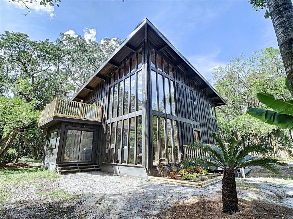 18816 CARR DR LUTZ, FL 33559