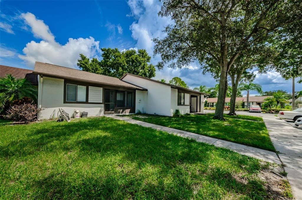 2165 CORBIN PLACE UNIT E PALM HARBOR, FL 34683