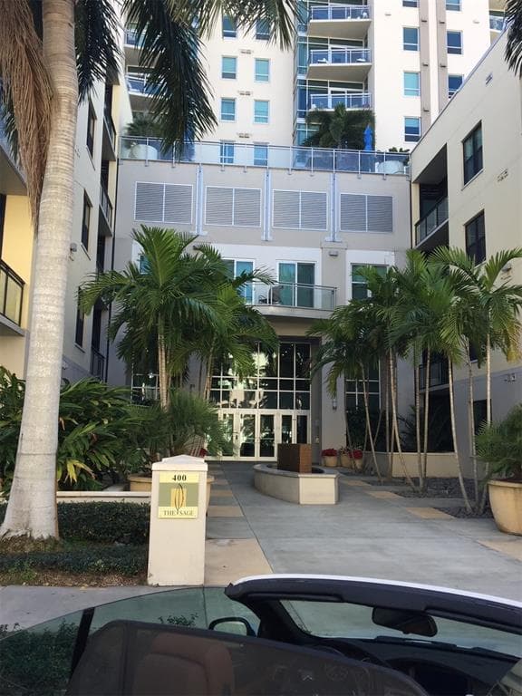400 4TH STREET S UNIT 305 ST PETERSBURG, FL 33701