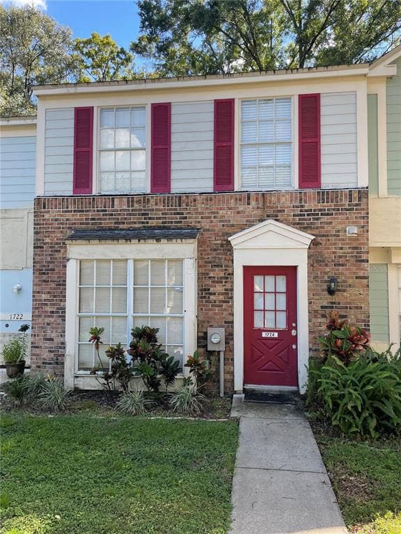 1724 MILL RUN CIRCLE TAMPA, FL 33613