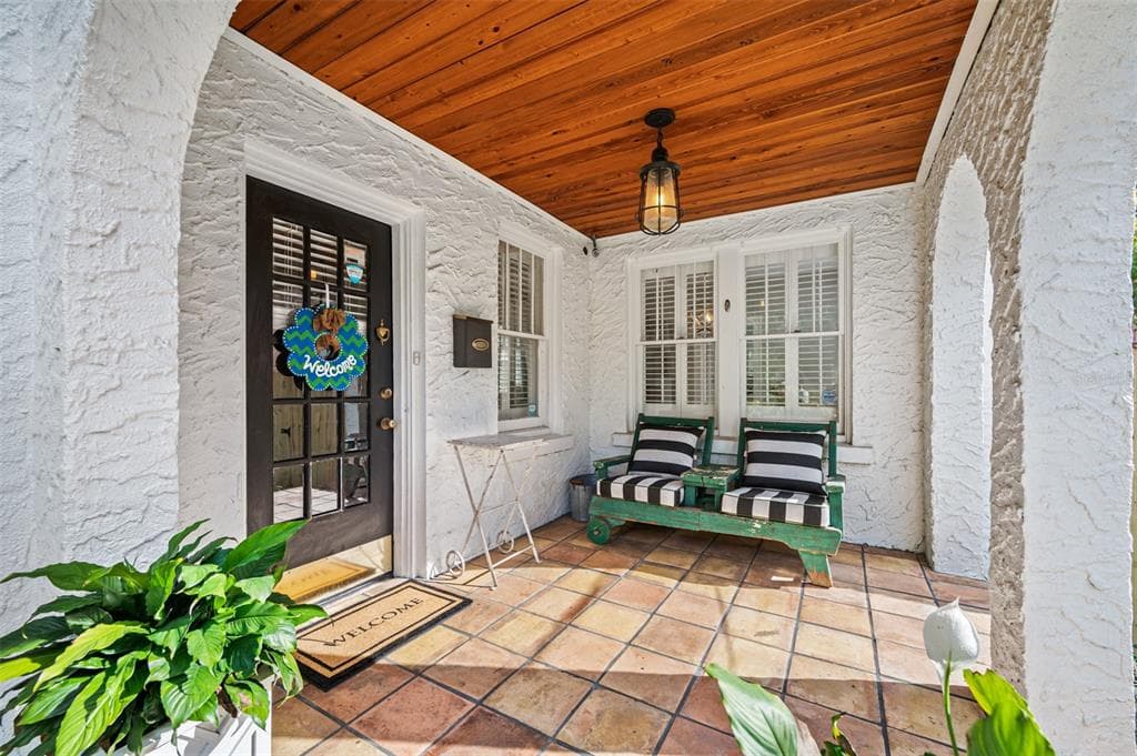 2904 W SAN NICHOLAS STREET TAMPA, FL 33629