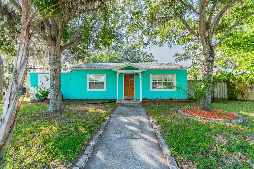 2020 PINECREST WAY CLEARWATER, FL 33755