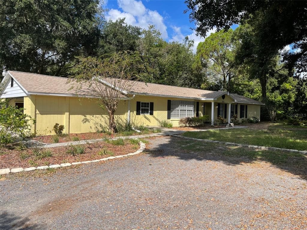304 N HILLTOP ROAD
