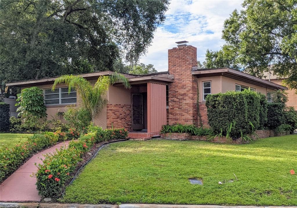 1310 W WOODLAWN AVENUE TAMPA, FL 33603