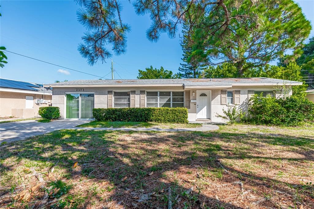 2145 68TH AVENUE S ST PETERSBURG, FL 33712
