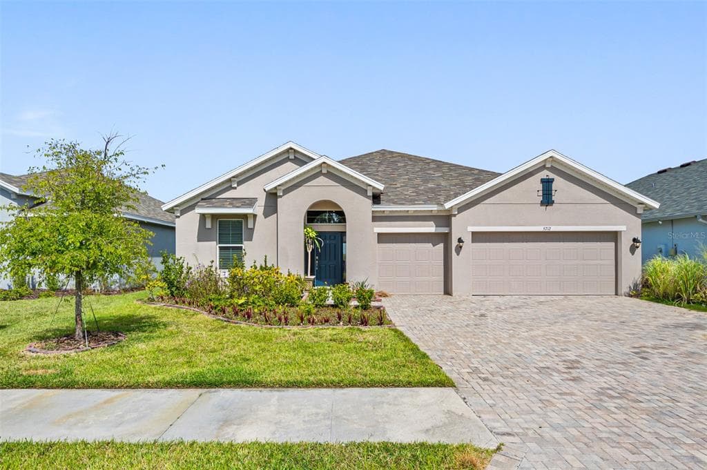 5712 HEVENA COURT