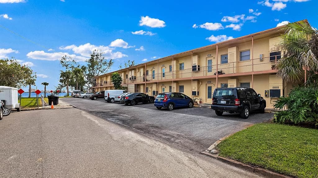 4902 31ST AVENUE S UNIT 107 GULFPORT, FL 33707