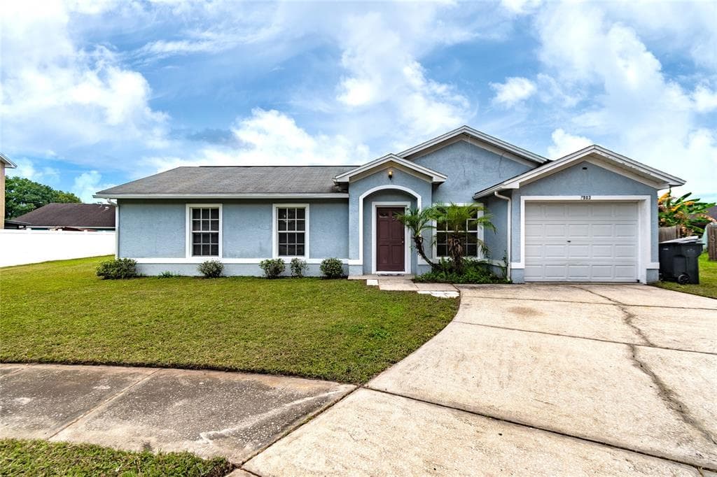 7903 W WHITE WATER COURT TAMPA, FL 33637