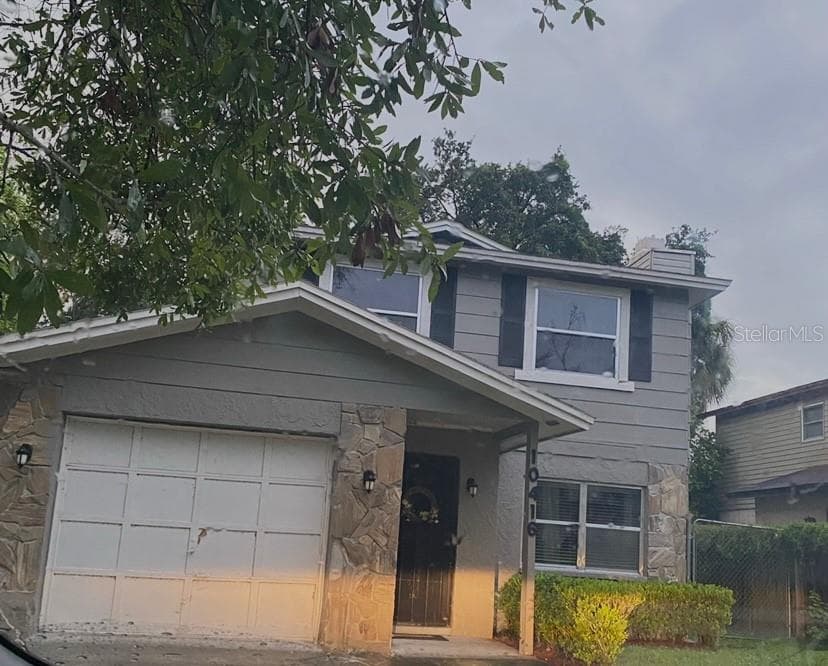 10416 N OKLAWAHA AVENUE TAMPA, FL 33617