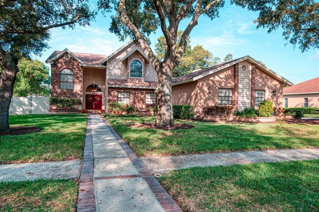 9936 OAKS LANE SEMINOLE, FL 33772