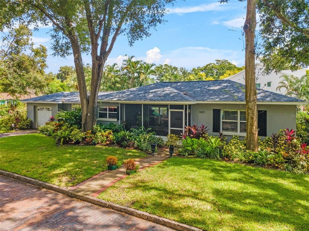 1401 HIGHLAND STREET N ST PETERSBURG, FL 33704