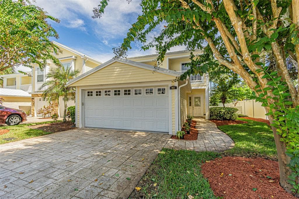 902 WOODBRIDGE COURT SAFETY HARBOR, FL 34695