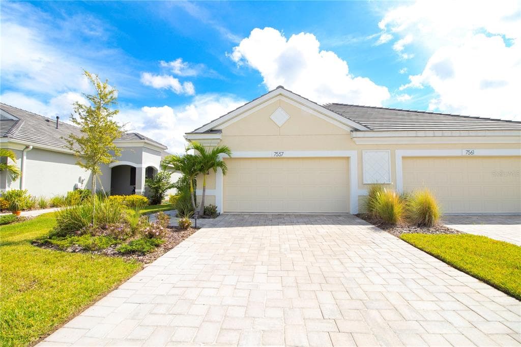 7557 CAMPUS COVE SARASOTA, FL 34243