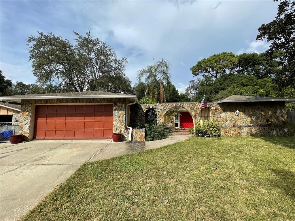 7601 LAUREL OAK COURT PORT RICHEY, FL 34668