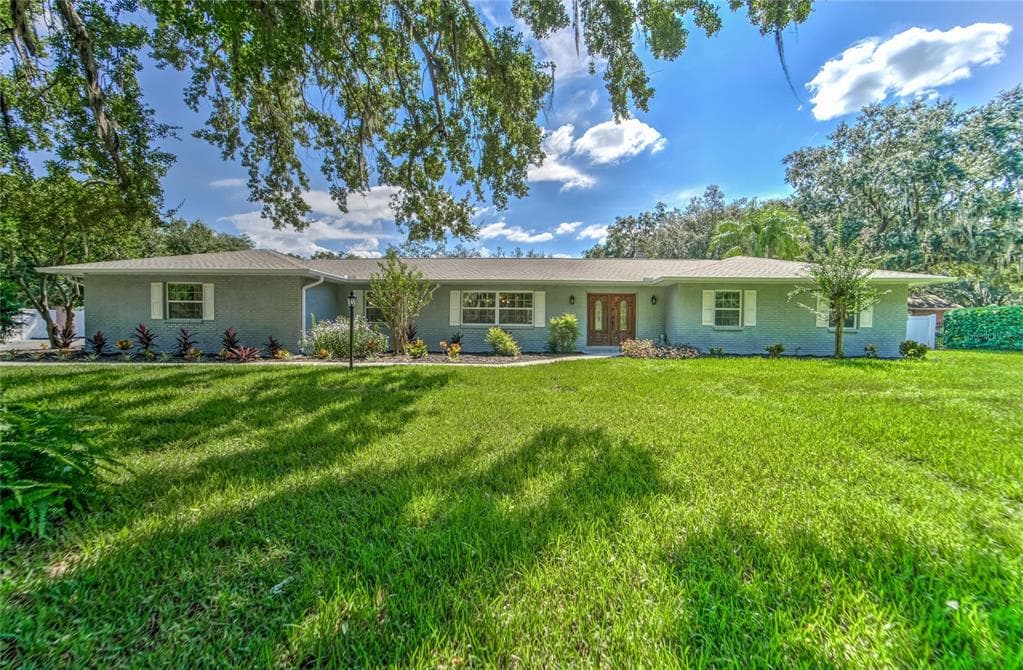 125 HICKORY CREEK DRIVE