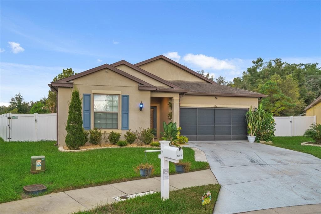 652 PETAL MIST LANE BROOKSVILLE, FL 34604