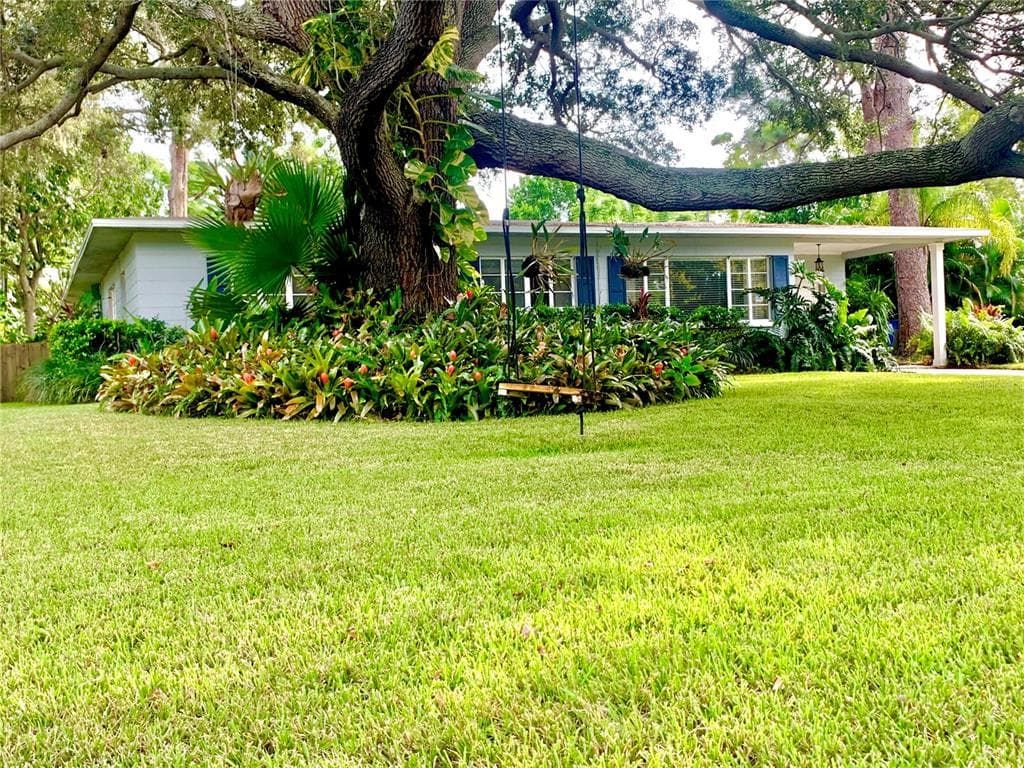 6310 8TH AVENUE N ST PETERSBURG, FL 33710