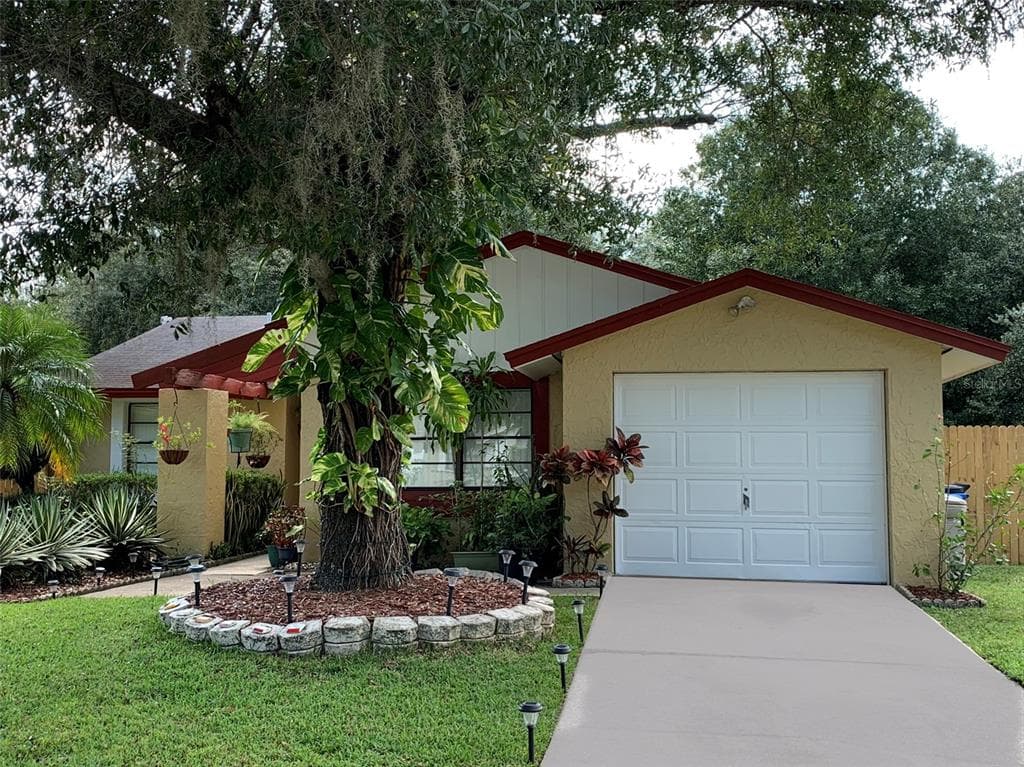 16118 MANORWOOD CIRCLE TAMPA, FL 33624