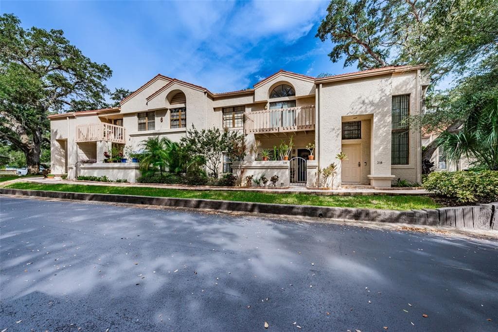 218 LOS PRADOS DRIVE UNIT 218 SAFETY HARBOR, FL 34695