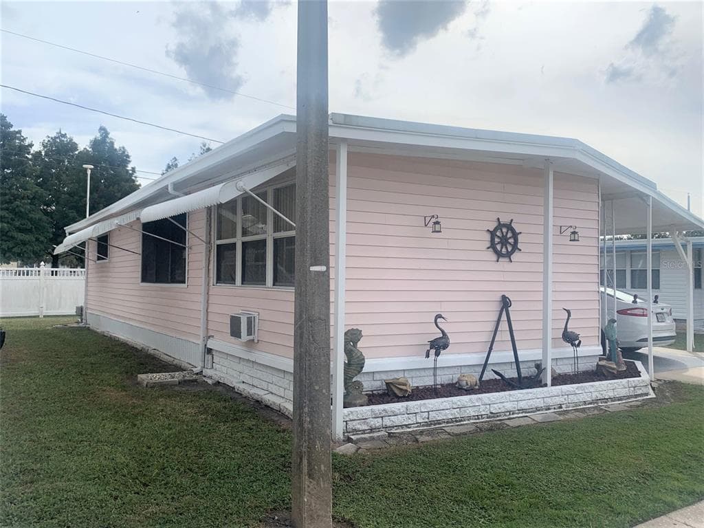 2000 E BAY DRIVE UNIT 52 LARGO, FL 33771