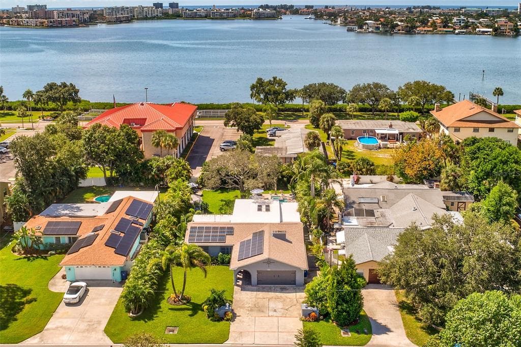 7050 HIBISCUS AVENUE S SOUTH PASADENA, FL 33707