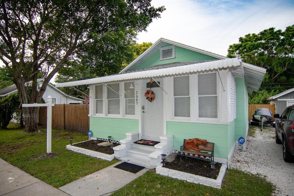 2685 GROVE PARK AVENUE N ST PETERSBURG, FL 33714