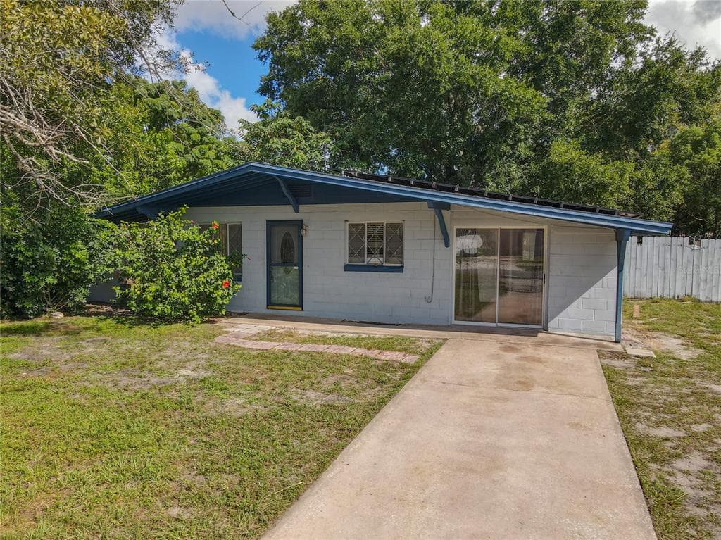 906 WURST ROAD OCOEE, FL 34761