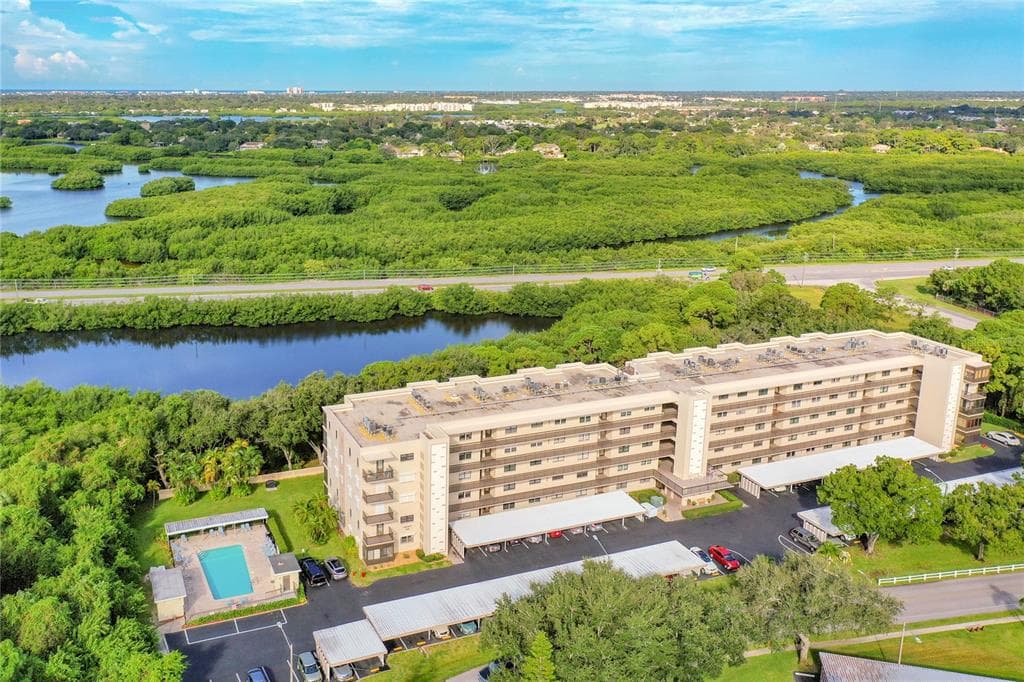 8198 TERRACE GARDEN DR N UNIT 108 ST PETERSBURG, FL 33709