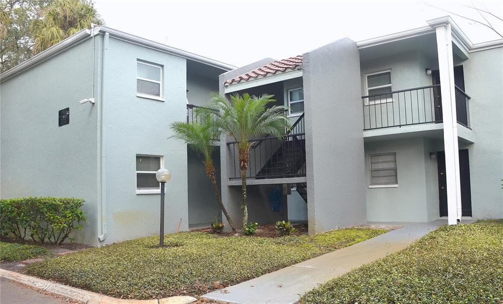 2814 SOMERSET PARK DRIVE UNIT 203 TAMPA, FL 33613