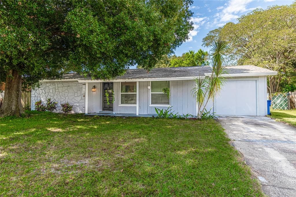8340 GARRISON CIRCLE TAMPA, FL 33615