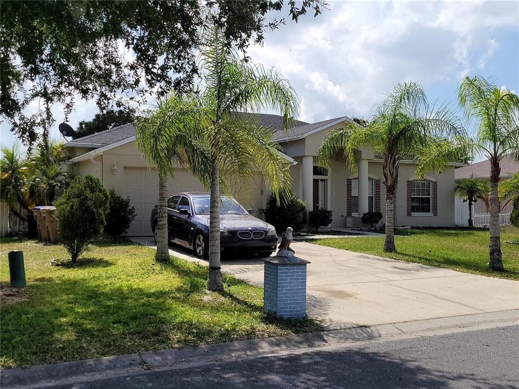 906 MENDOZA LANE KISSIMMEE, FL 34758