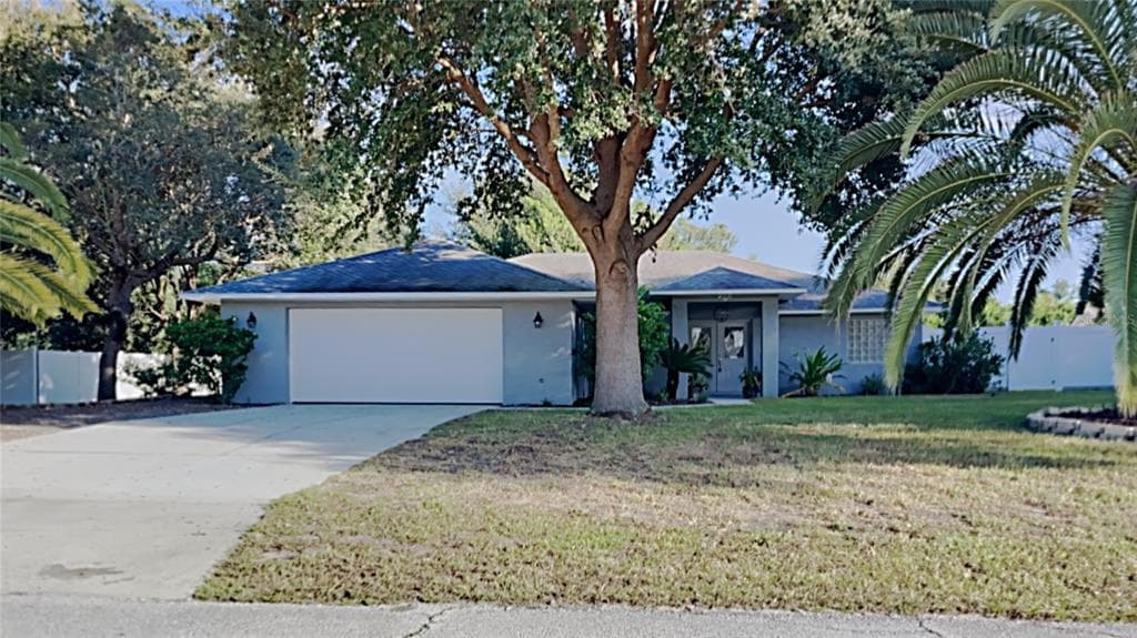 568 S GLANCY DRIVE DELTONA, FL 32725