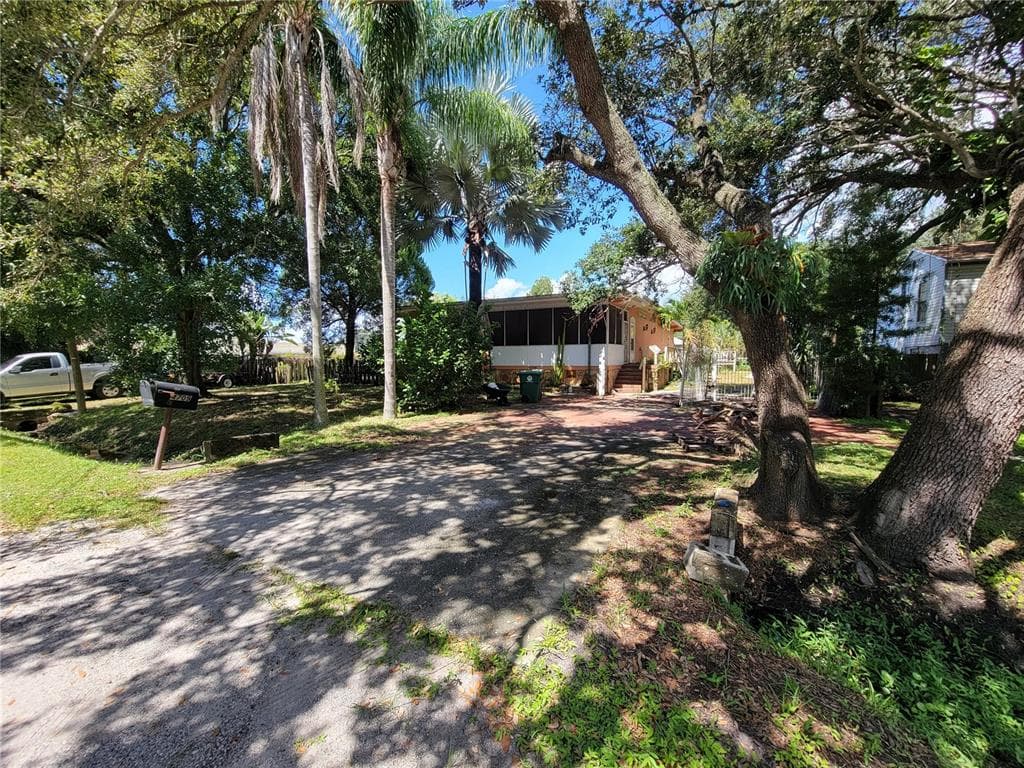 4709 W PAXTON AVENUE TAMPA, FL 33611