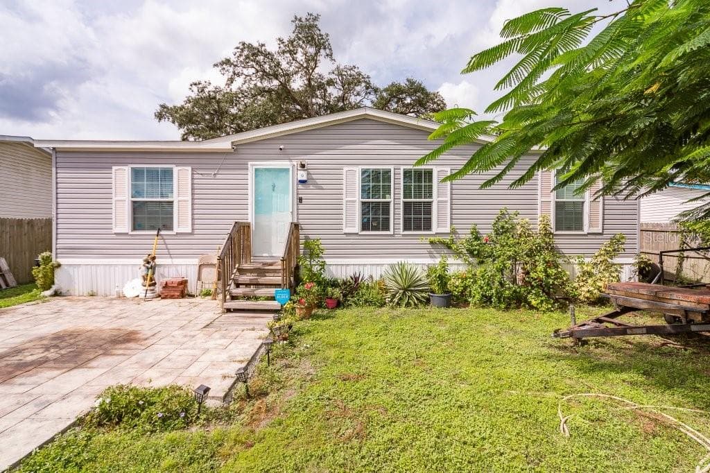 15209 PINELLAS AVENUE DADE CITY, FL 33523