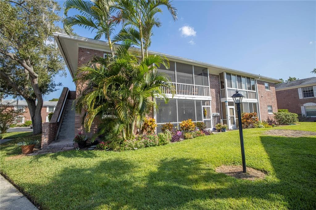 3894 37TH STREET S UNIT 44 ST PETERSBURG, FL 33711