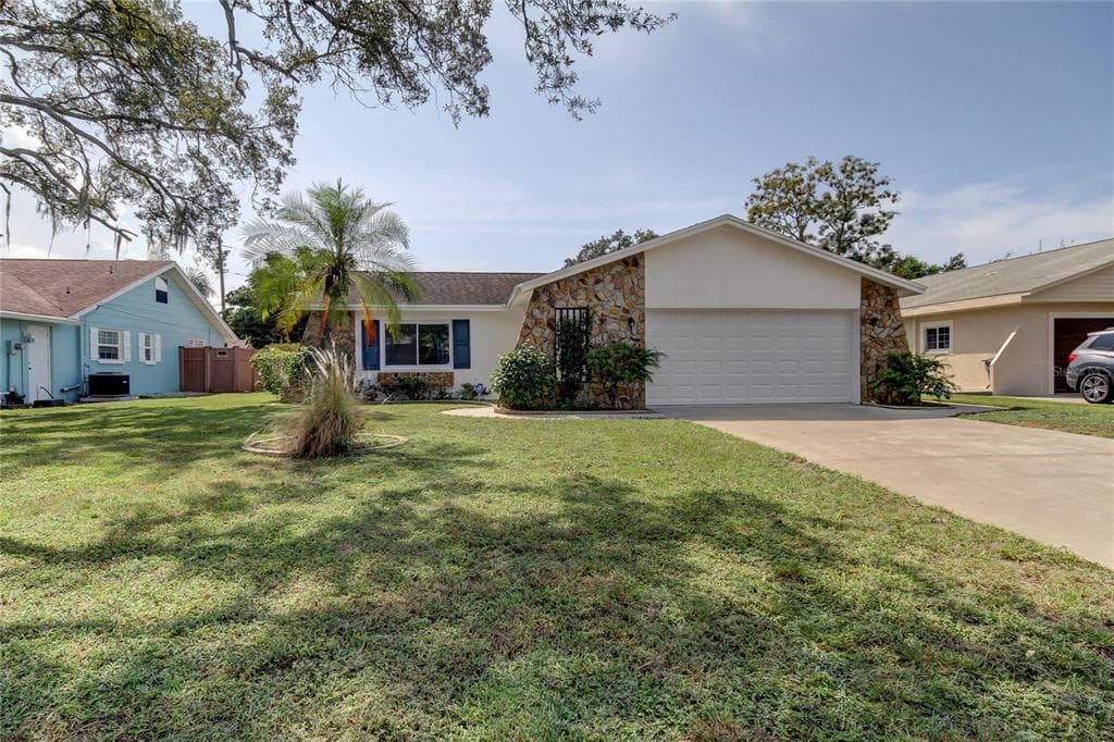 1603 AVOCA DRIVE TARPON SPRINGS, FL 34689