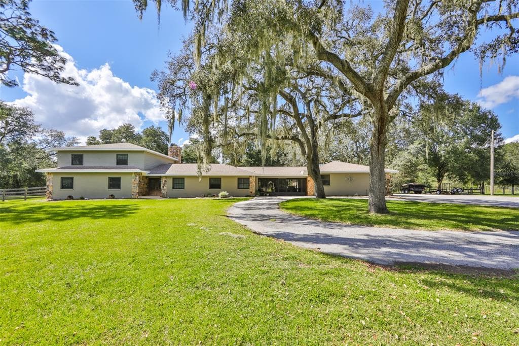 13850 HOWARD BOULEVARD KATHLEEN, FL 33849