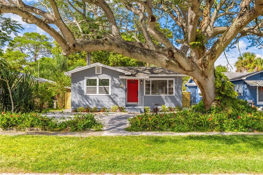 729 48TH AVENUE N ST PETERSBURG, FL 33703