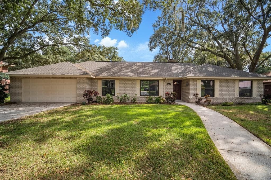 2814 FAIRWAY VIEW DRIVE VALRICO, FL 33596