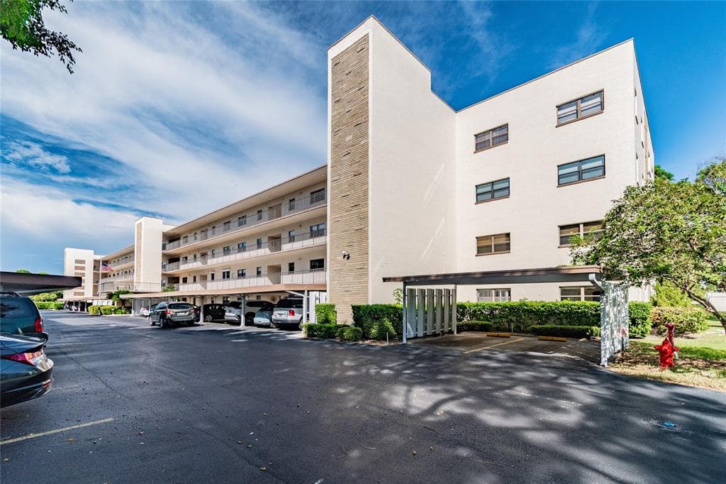 5920 80TH STREET N UNIT 101 ST PETERSBURG, FL 33709