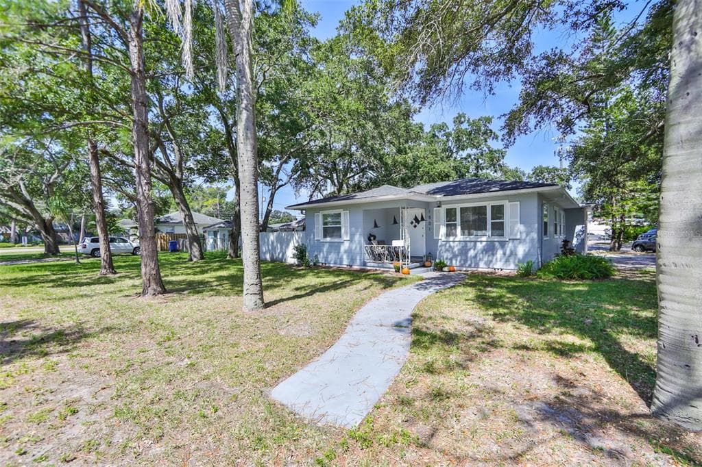 1501 41ST AVENUE N ST PETERSBURG, FL 33703