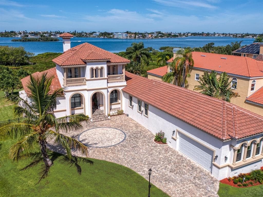 12802 HARBORWOOD DRIVE LARGO, FL 33774