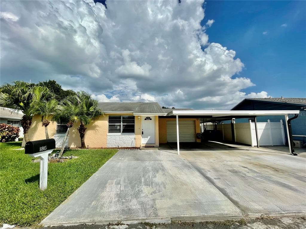 8915 SHADY TREE COURT TAMPA, FL 33634
