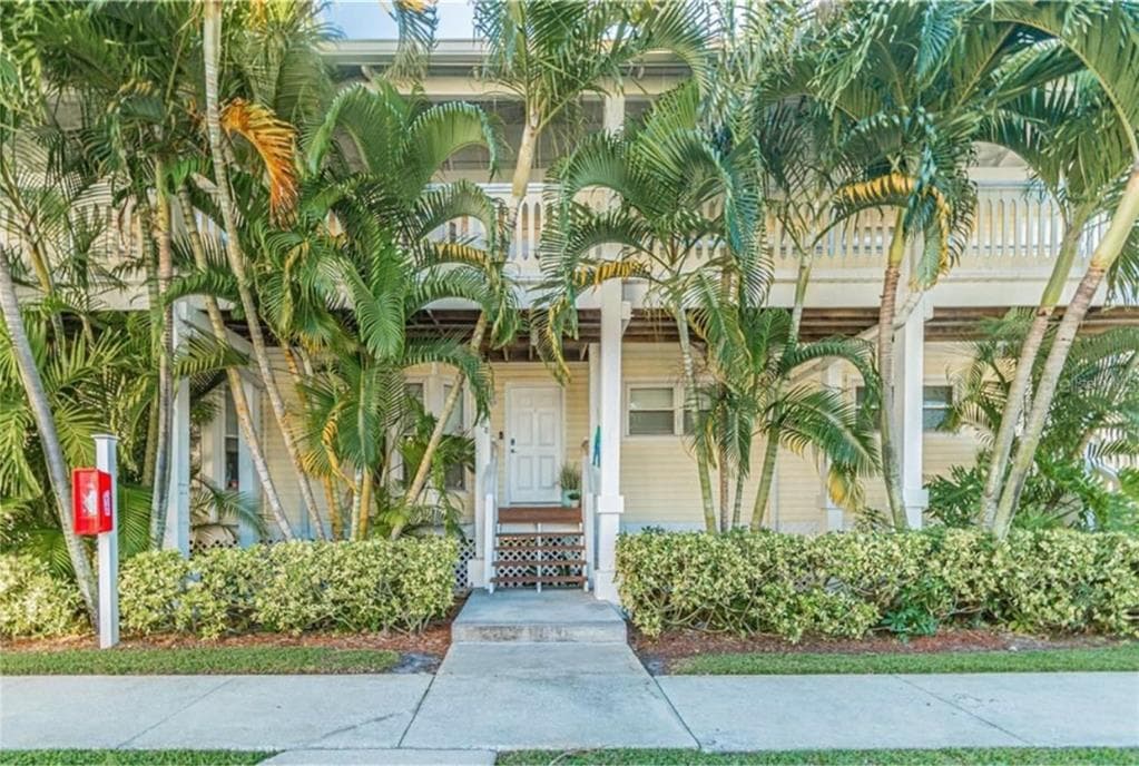 10399 PARADISE BOULEVARD UNIT 102 TREASURE ISLAND, FL 33706