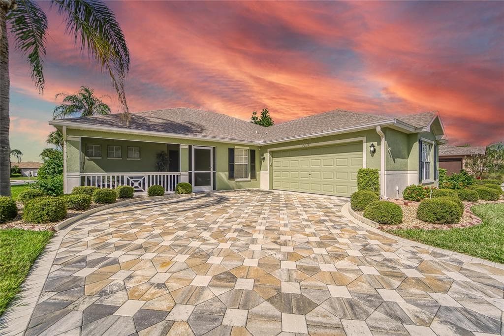1230 CALOOSA CREEK COURT SUN CITY CENTER, FL 33573